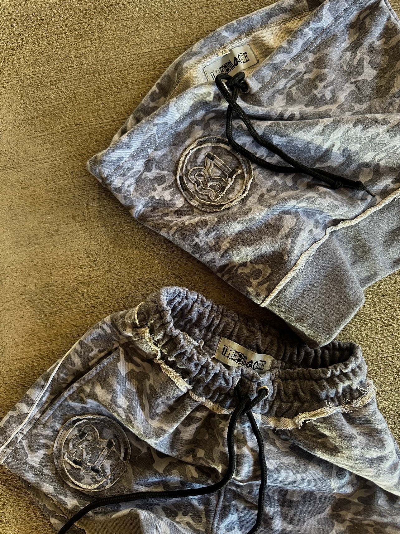 GREY ‘TB1 CAMO’ TOP