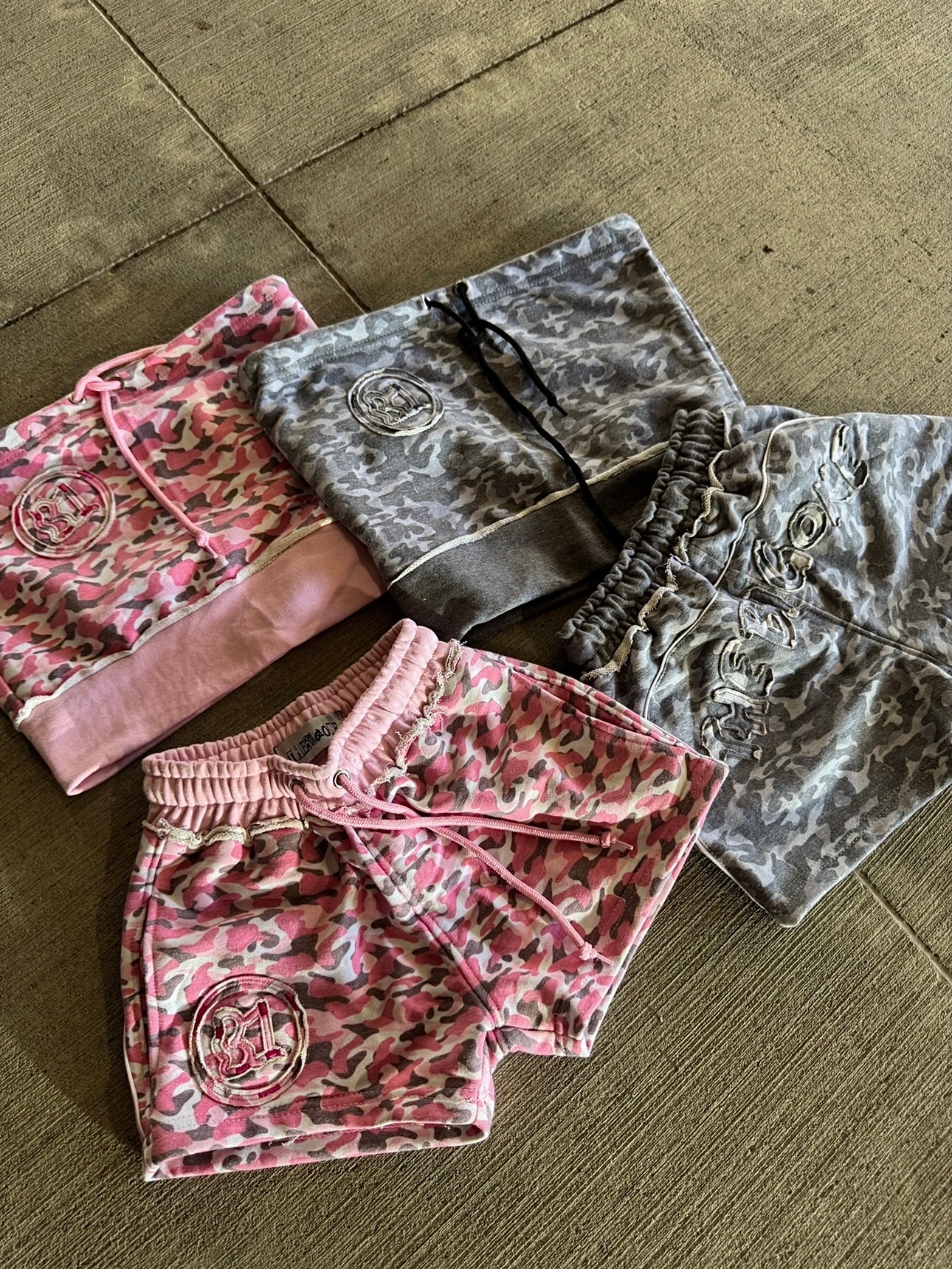GREY ‘TB1 CAMO’ TOP